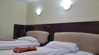 Отель Hotel Helin Aeroport - Craiova Крайова Двухместный номер бизнес-класса с 2 отдельными кроватями-3